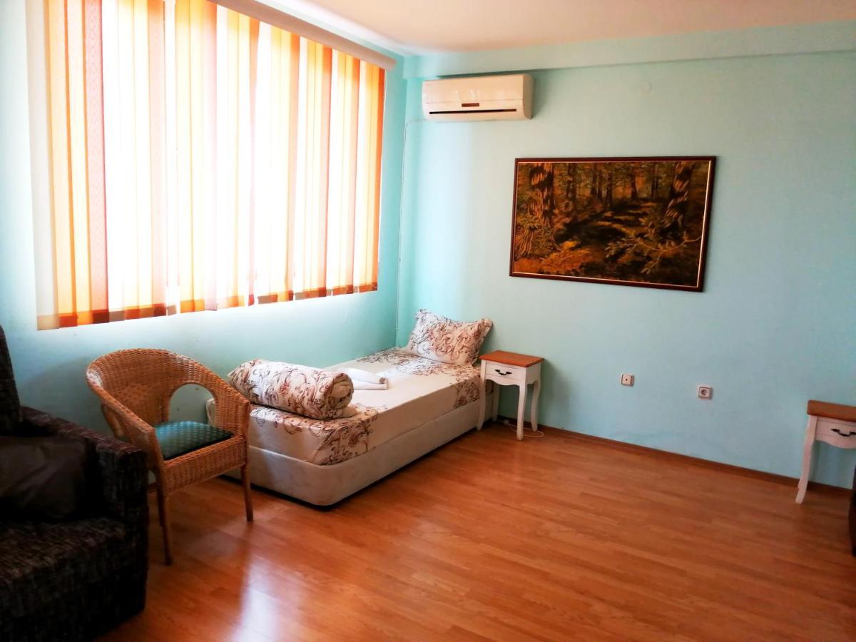 Guest House Misha Petrevene Esterno foto