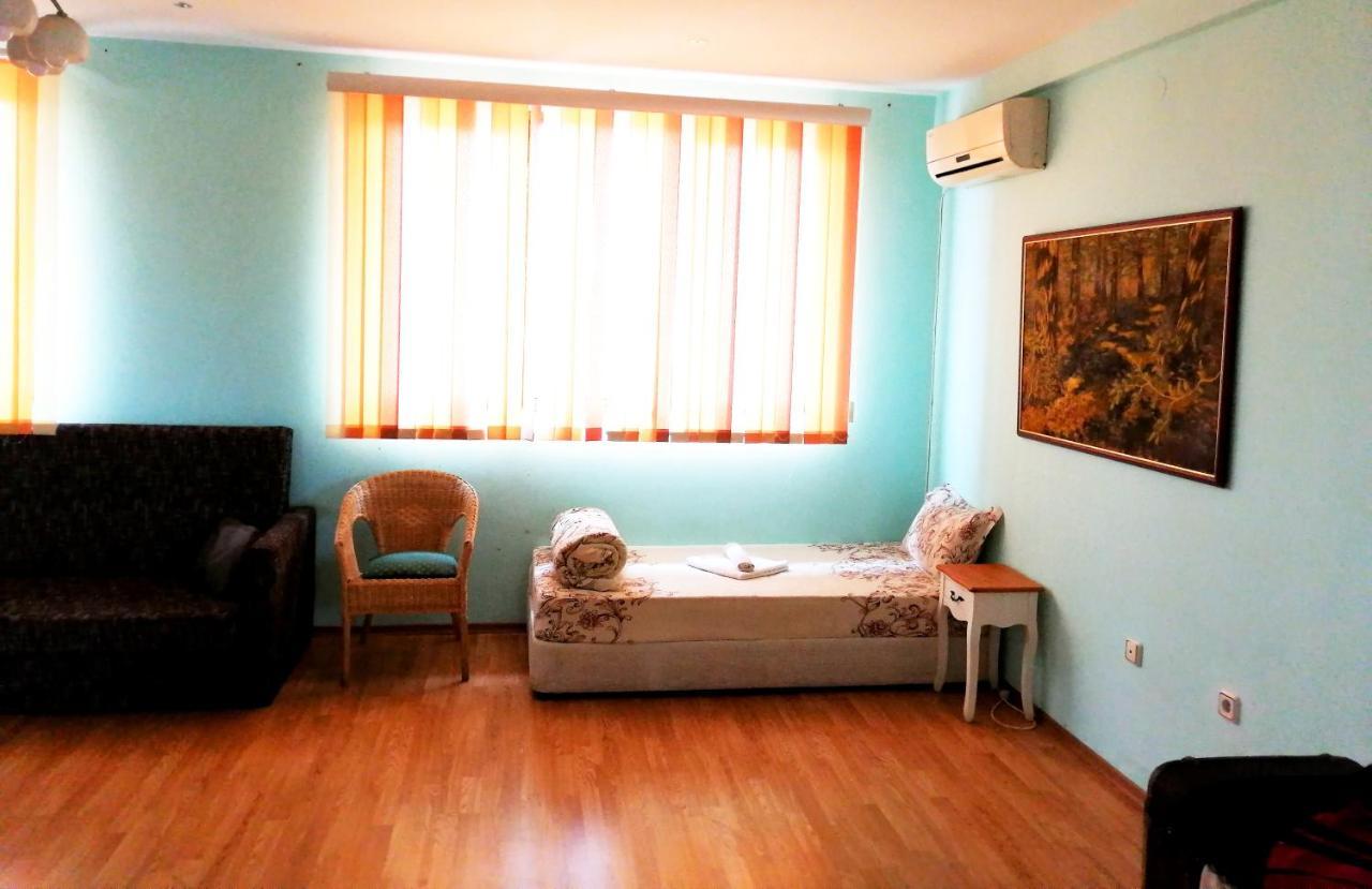 Guest House Misha Petrevene Esterno foto