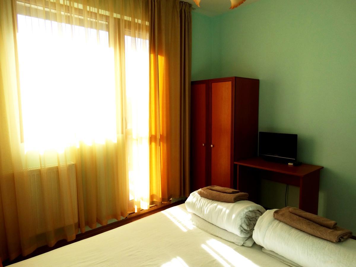 Guest House Misha Petrevene Esterno foto