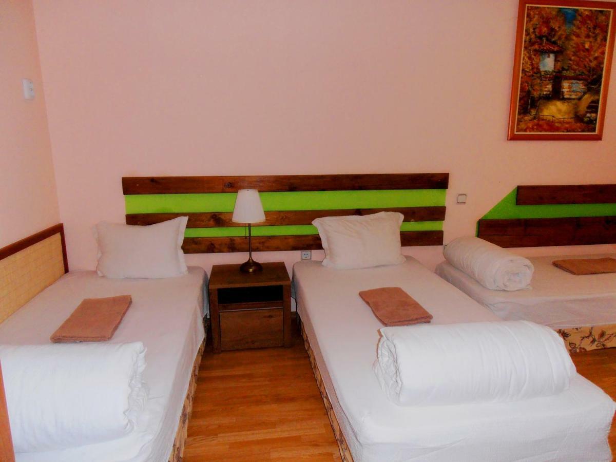 Guest House Misha Petrevene Esterno foto