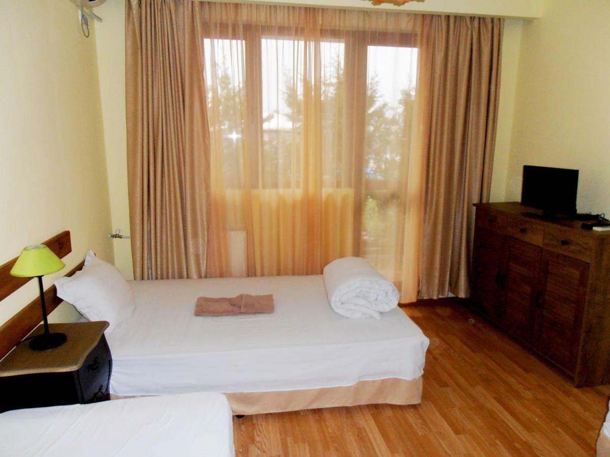 Guest House Misha Petrevene Esterno foto