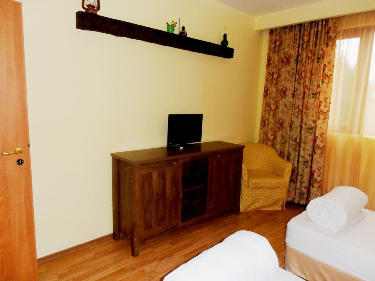 Guest House Misha Petrevene Esterno foto