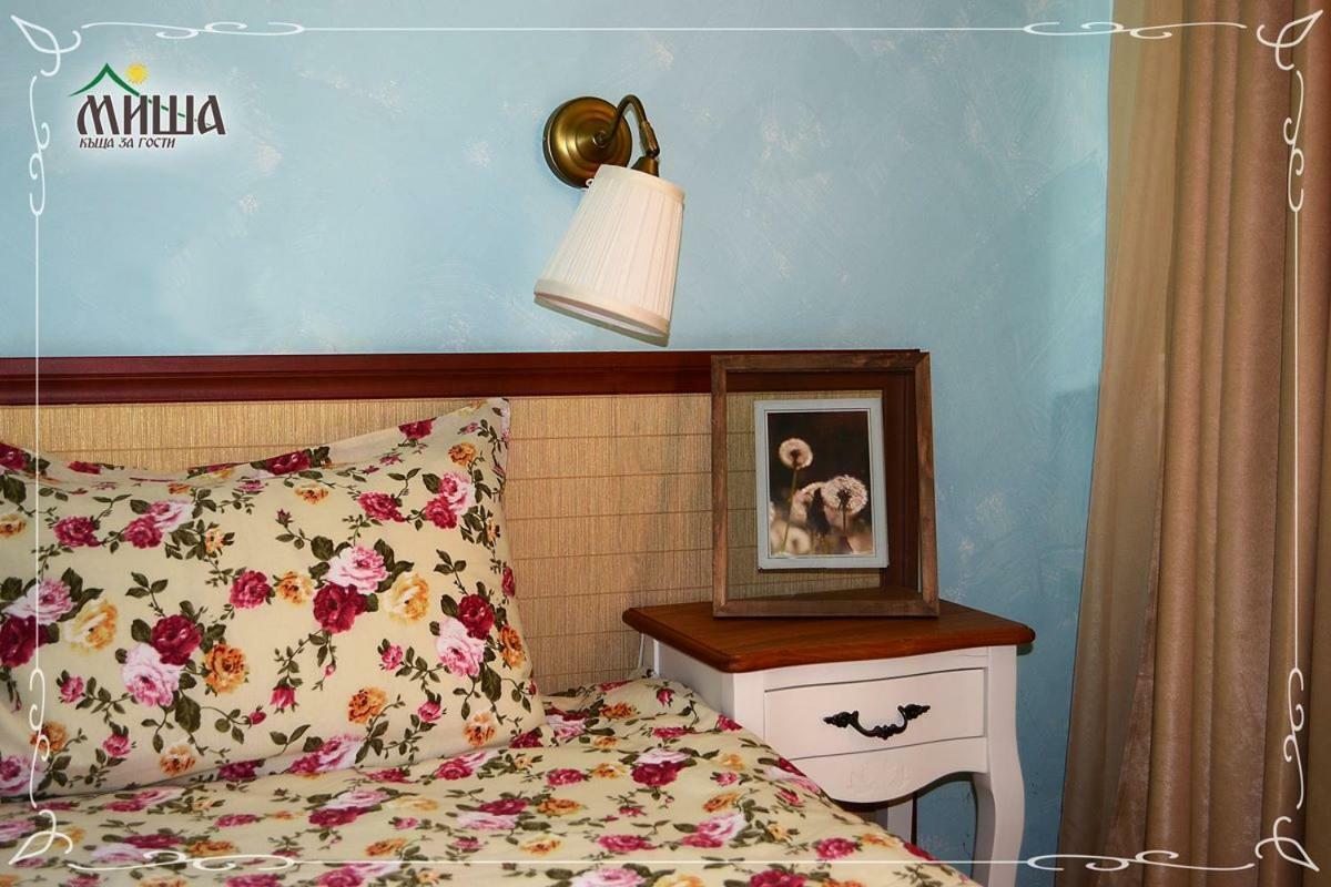 Guest House Misha Petrevene Esterno foto
