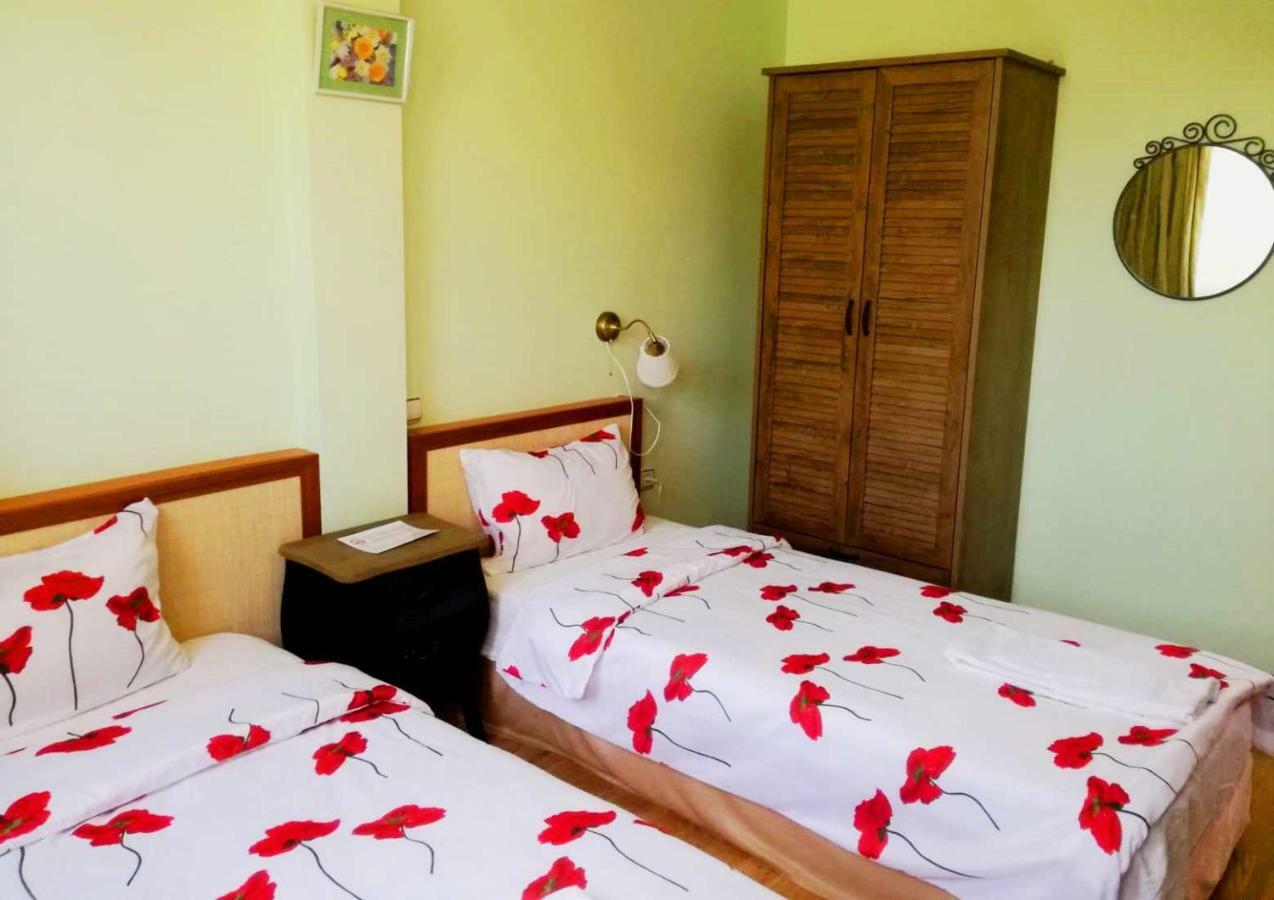Guest House Misha Petrevene Esterno foto